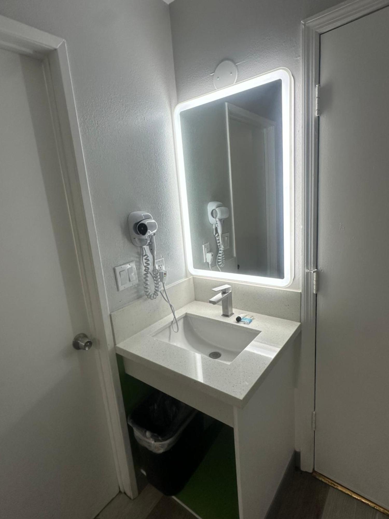 Garden Inn Сан Габриел Екстериор снимка