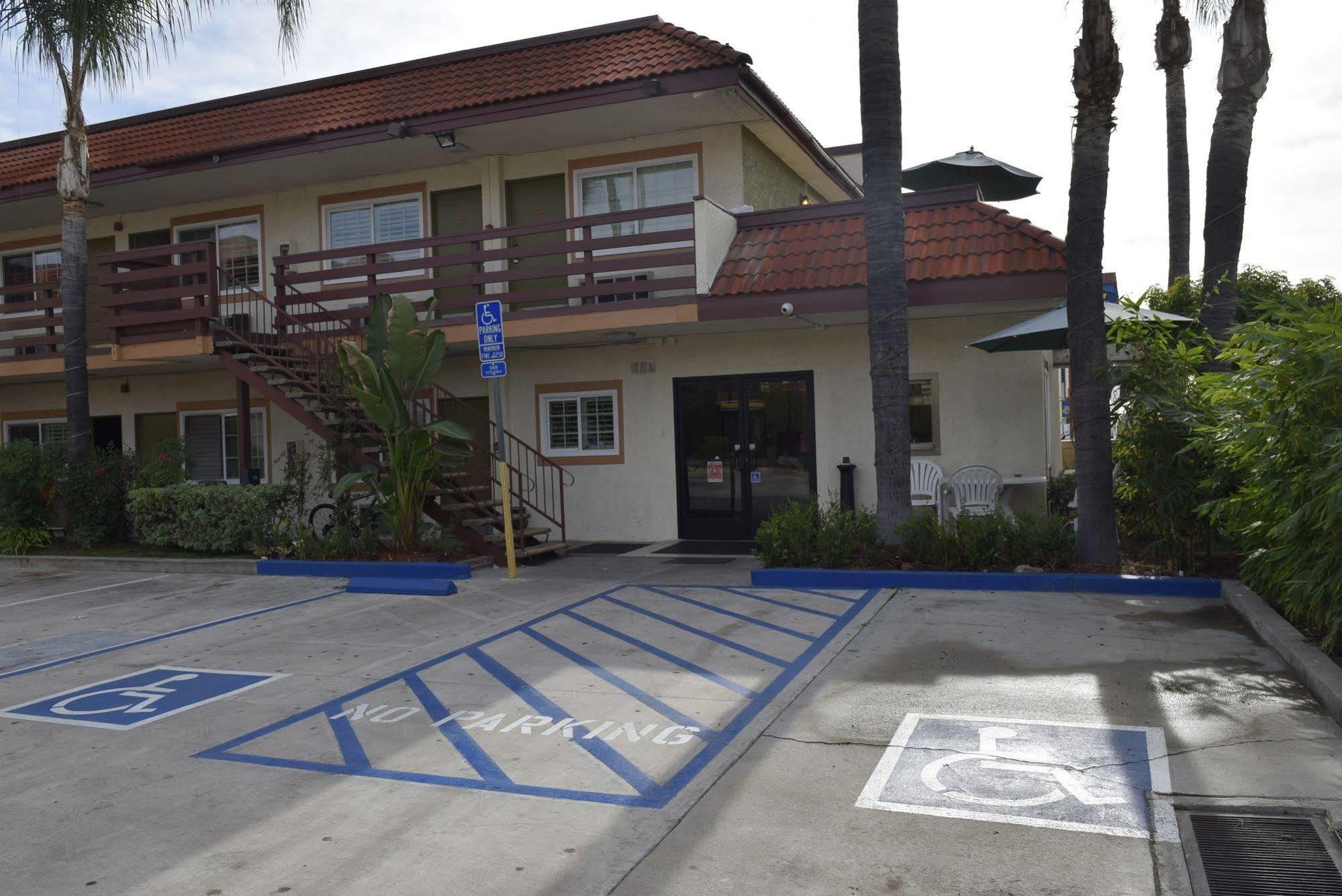 Garden Inn Сан Габриел Екстериор снимка